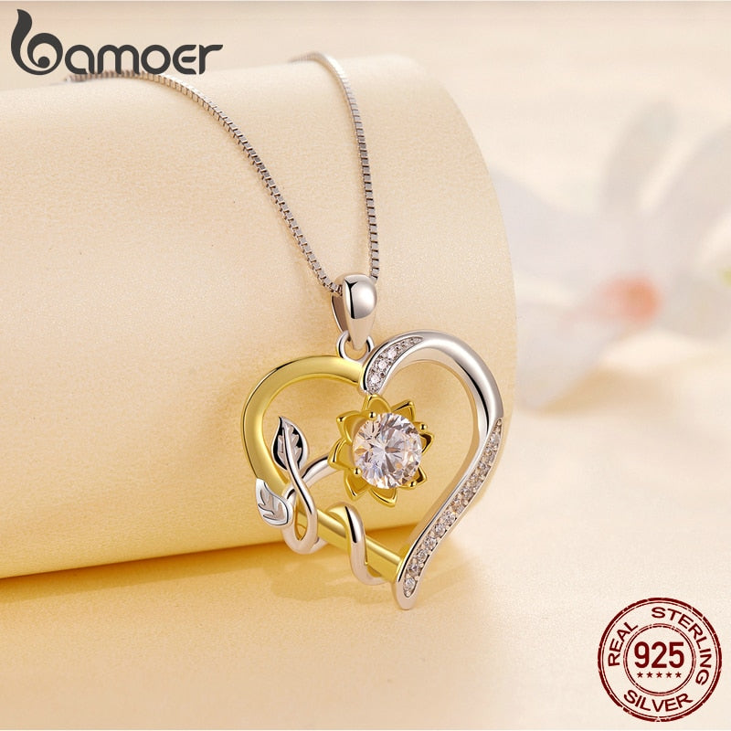 1 Carat Real Moissanite Heart Shape Flower Pendant Necklace for Women Birthday Gift 925 Sterling Silver Fine Jewelry